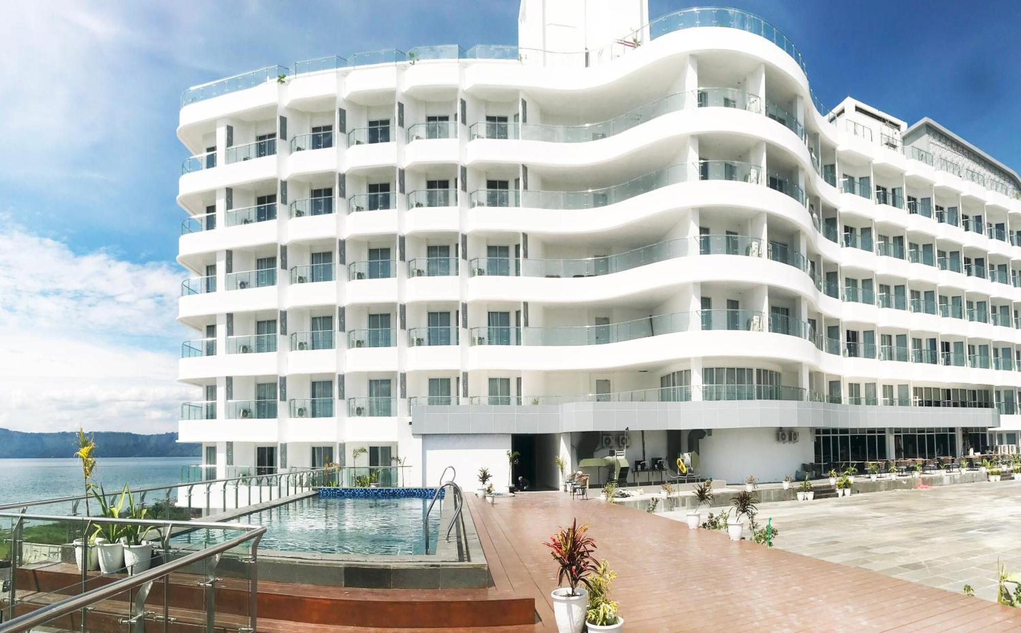 Labersa Hotel & Convention Center Samosir Sinapuran Екстер'єр фото