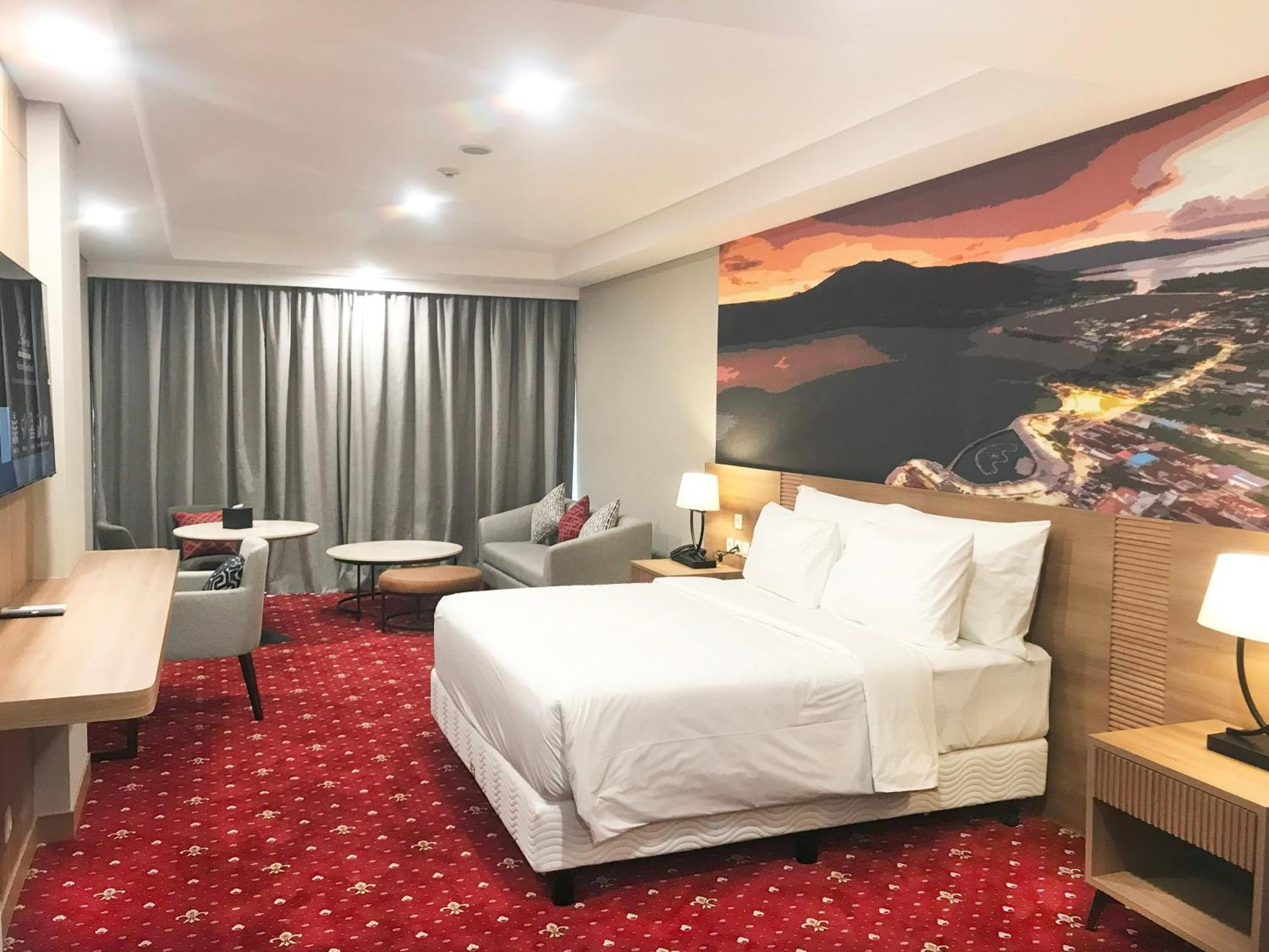Labersa Hotel & Convention Center Samosir Sinapuran Екстер'єр фото