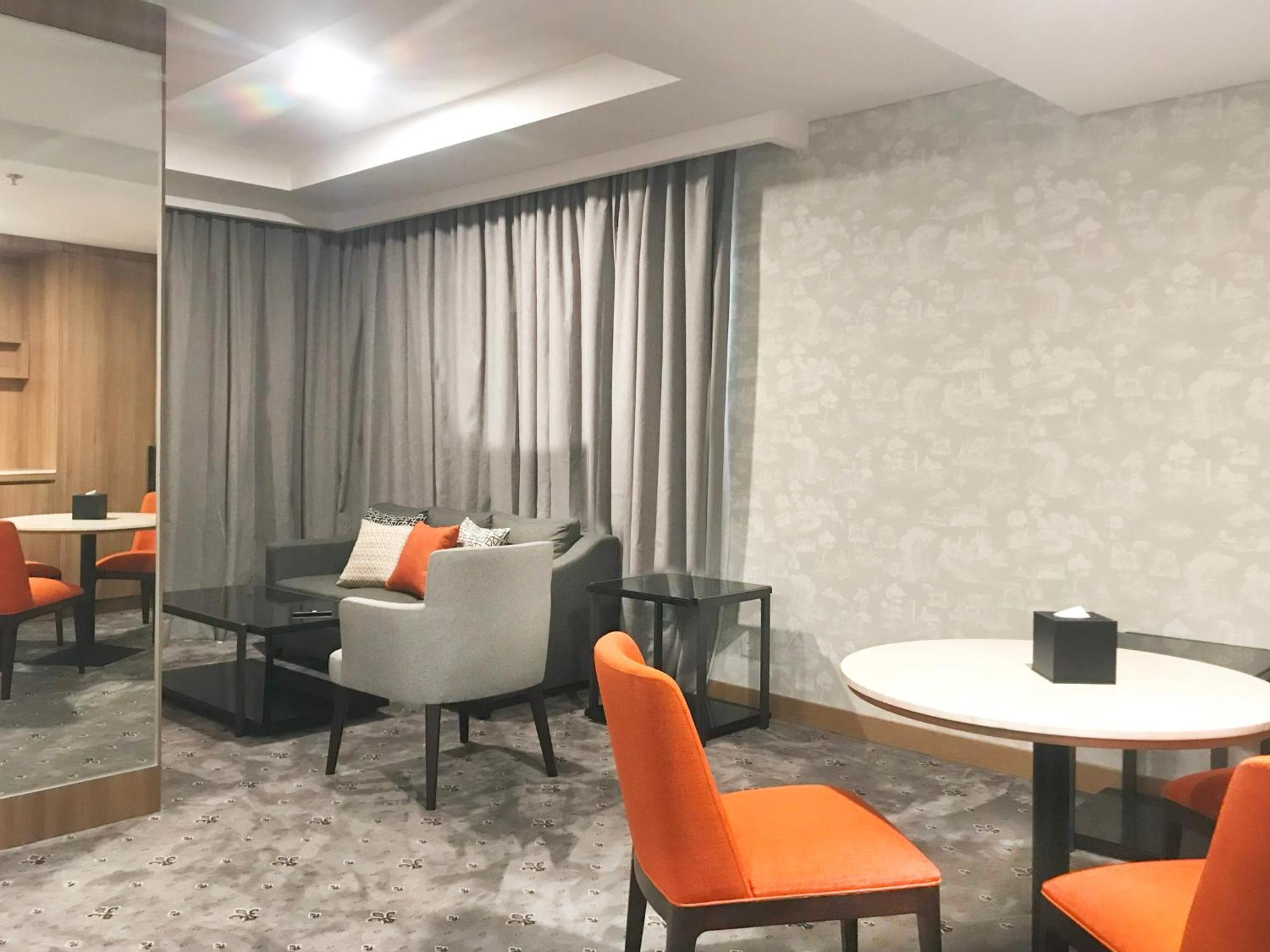 Labersa Hotel & Convention Center Samosir Sinapuran Екстер'єр фото