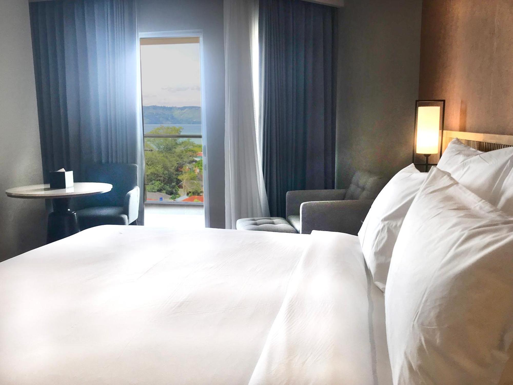 Labersa Hotel & Convention Center Samosir Sinapuran Екстер'єр фото