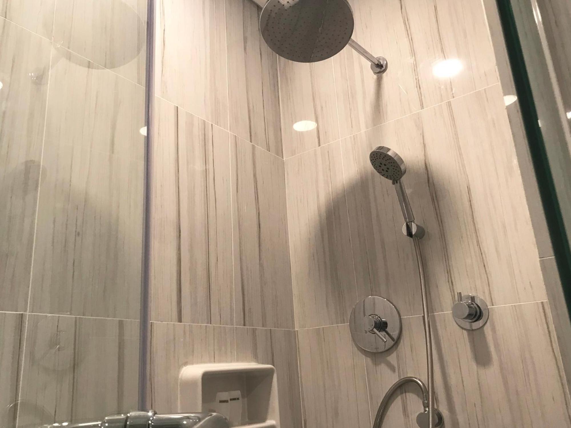 Labersa Hotel & Convention Center Samosir Sinapuran Екстер'єр фото