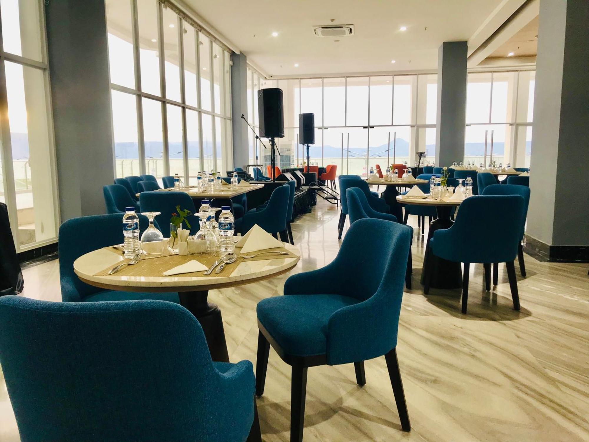 Labersa Hotel & Convention Center Samosir Sinapuran Екстер'єр фото