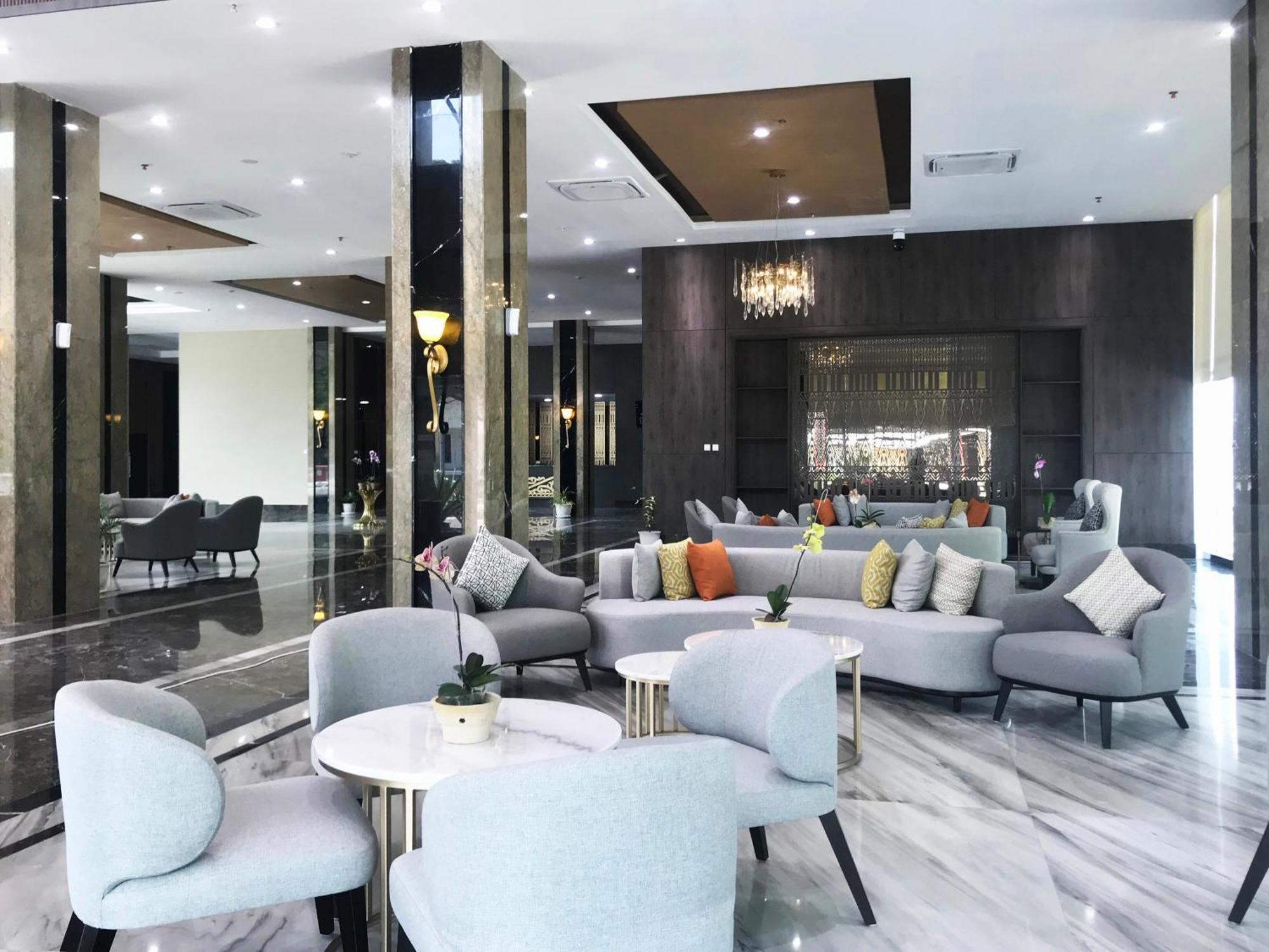 Labersa Hotel & Convention Center Samosir Sinapuran Екстер'єр фото
